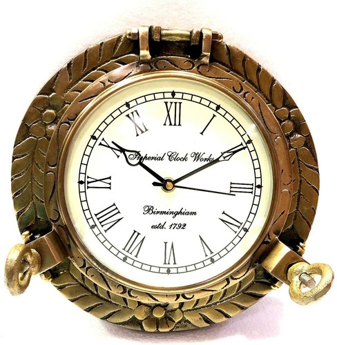 Horloge murale ancienne - , en