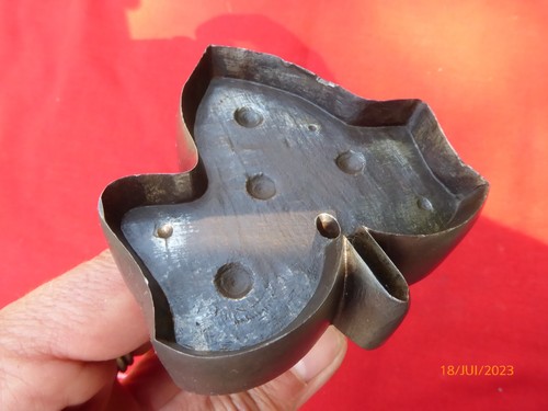Emporte piece outil - piece, ancien
