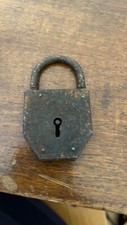 cadenas ancien en fer sans clé