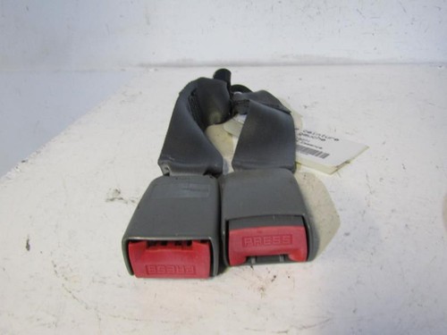 Attache ceinture arriere