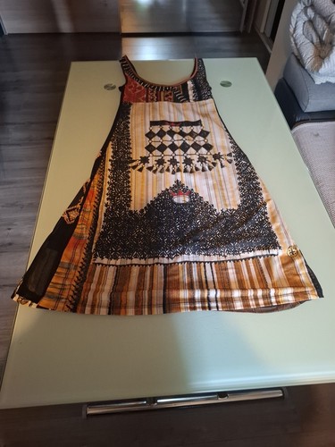 Robe save the queen - save,