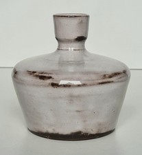 Vase en céramique signé