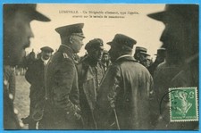 CPA : Lunéville - Un Dirigeable allemand, type Zeppelin, atterrit / 1910