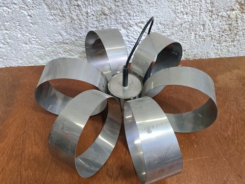 Luminaire suspension lamelles
