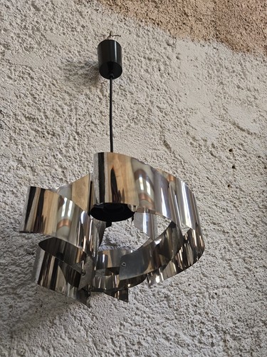Luminaire suspension lamelles