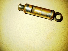 Ancien sifflet LA HUTTE en