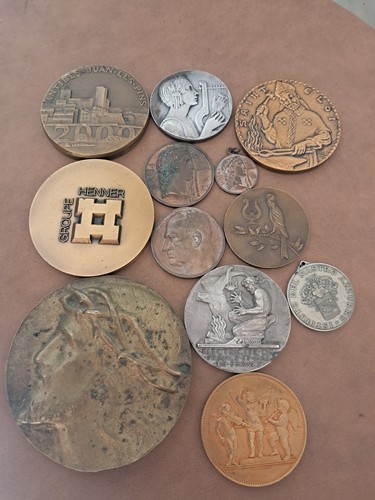 Lot médailles bronze et - lot,