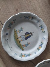 Assiette  en faïence de Quimper Hubaudière Bousquet Bretonne Joueur De Biniou