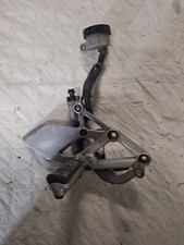 PLATINE AVANT DROITE COMPLETE AVEC MAITRE CYLINDRE HONDA 600 CBR PC25