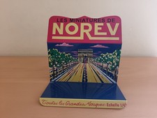 NOREV 1/43 : PRESENTOIR EN TOLE REEDITION "AVENUE DES CHAMPS ELYSEES".