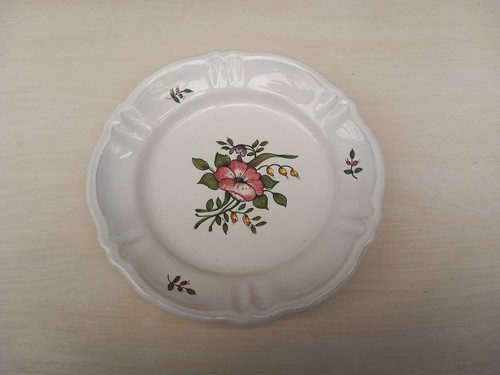Petite assiette faïence de - en,