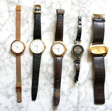 5 MONTRES BRACELETS ( LANCEL -