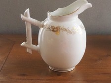 Ancien pot à lait en porcelaine de LIMOGES WILLIAM GUERIN ESTAMPILLE. Blanc & or