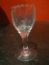 ancien verre a liqueur a pied