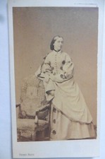 Photo CDV Jolie jeune femme