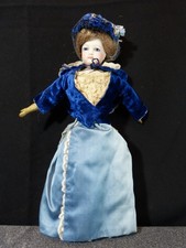 Poupée parisienne ancienne tête mobile en biscuit de porcelaine sur collerette