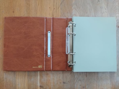 Safe album type - compact, pour