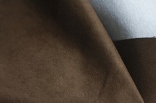 Coupon N°303 de tissu d'ameublement Alcantara microfibre marron SUEDE entoilé