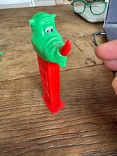 VINTAGE DISTRIBUTEUR PEZ RHINOCEROS SIFFLET   MADE IN AUSTRIA