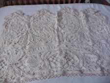 Ancien rideau dentelle aux