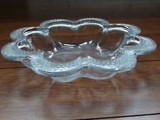 UNE ANCIENNE COUPE POLYLOBEE EN VERRE PRESSER LALIQUE FRANCE diamètre 28,5 cm