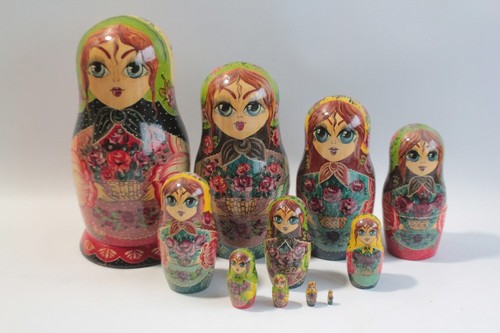 Poupées russes matriochkas - russes,