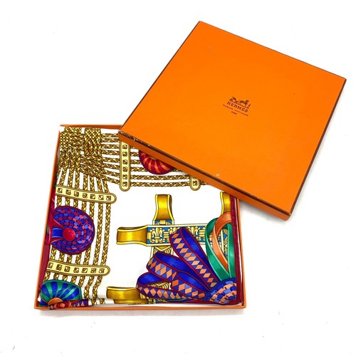 écharpe hermès carré les - 90,