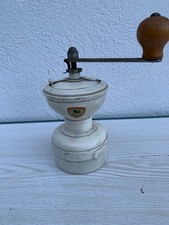 Ancien moulin a café Peugeot en métal .