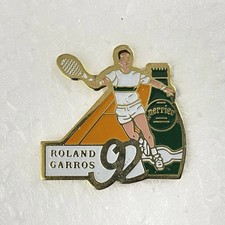 Pin's Roland Garros 92 Perrier