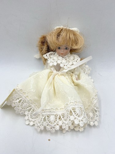 Poupée mariée fine - mariée,