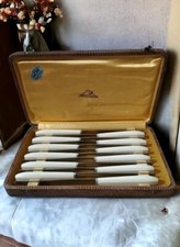 COFFRET DE 12 COUTEAUX ART