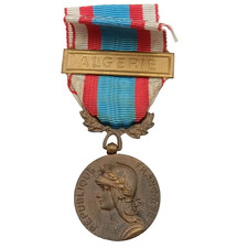 M14/10/25 (REF29941) Médaille militaire de la guerre d'Algérie french medal