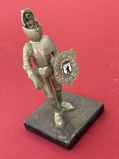 Grand Briquet De Table Ancien Soldat Armure Allemand Berlin 