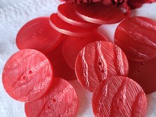 Lot 6 boutons vintage rouge texturé 2,8 cm  à trous ref 823