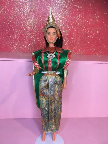 Barbie kira tenue thaï - barbie, kira.