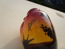 PETIT VASE AVEC CIGALE SIGNE BERTY AVEC CLE DESSOUS HAUT 9.5 CM FORME ORIGINALE