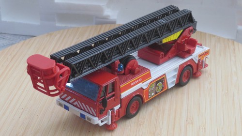 Miniature camion pompiers