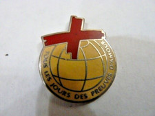 PIN'S  CROIX ROUGE       /