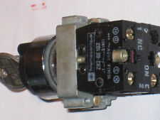 Bloc De Contact Bouton Poussoir 10A 380V TELEMECANIQUE ZB2-BE102