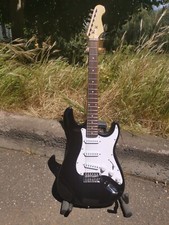 Guitare Électrique Noir Stratocaster Style 3 Micros Single Coil Manche en Érable