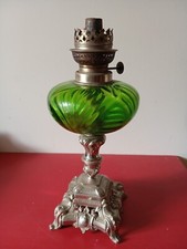 BELLE LAMPE A PETROLE