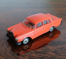 miniature norev mercedes benz 220 se