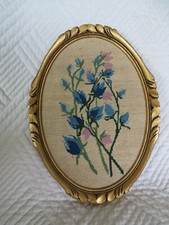 Ancienne tapisserie aux petits points bouquet de rose cadre bois doré (2)