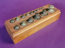 Anciens Poids coffret boîte 16 Pièces Laiton 1kg à 5g