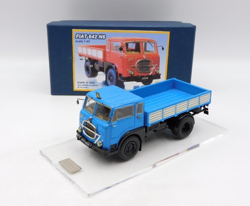 Camion fiat résine - camion, en