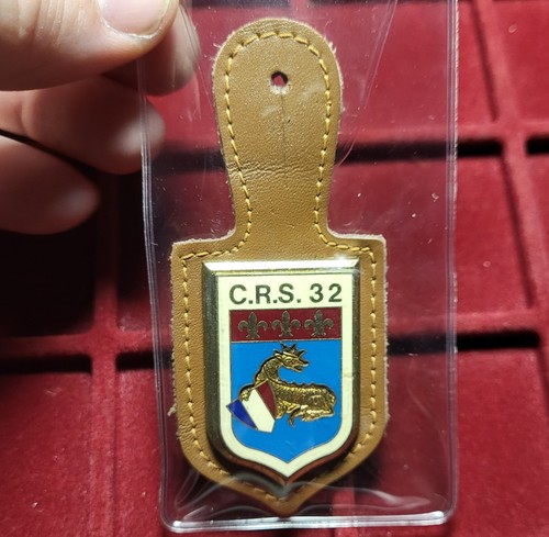 128 pucelle insigne - pucelle, /