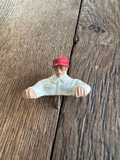 FIGURINE PILOTE DE COURSE VOITURE ANCIENNE SCHUCO ARNOLD JNF ? HAUTEUR 2CM