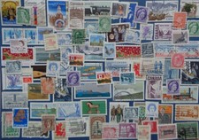 Lot de plus de 250 timbres du Canada dans une pochette