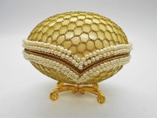 GOUT OEUF DE FABERGÉ : SOMPTUEUSE BOITE A BIJOUX JAUNE & OR AUX PERLES BLANCHES