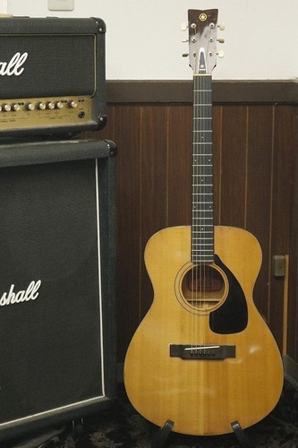Guitare acoustique vintage